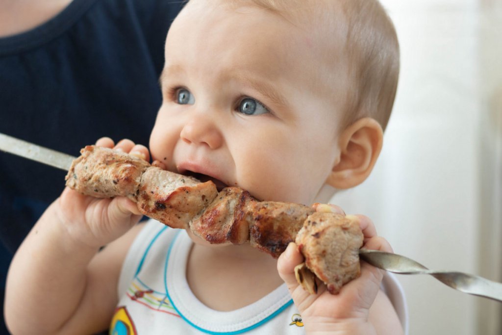первый прикорм ребенка мясом