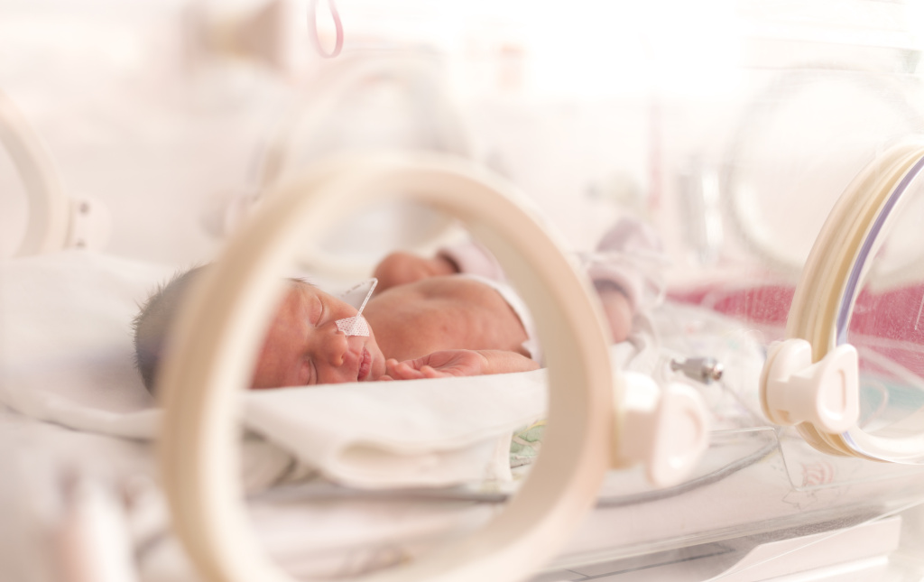 Почему ребенок родился недоношенным