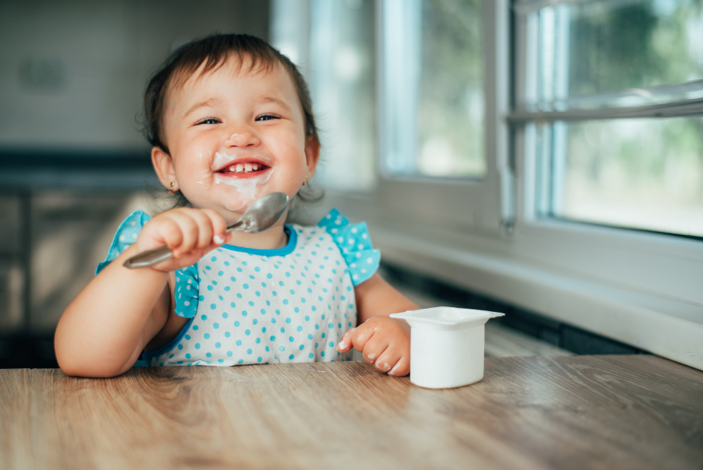 Чем полезен йогурт для ребенка
