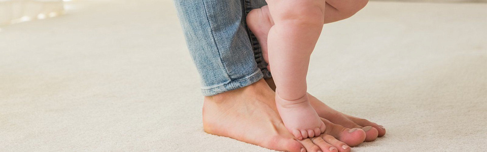 Как научить ребенка ходить